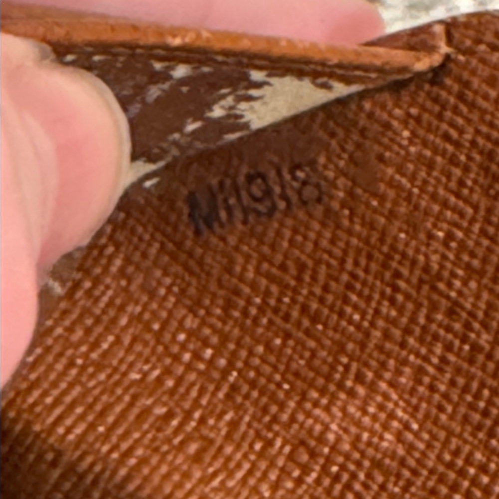 Louis Vuitton wallet - Picture 13 of 13